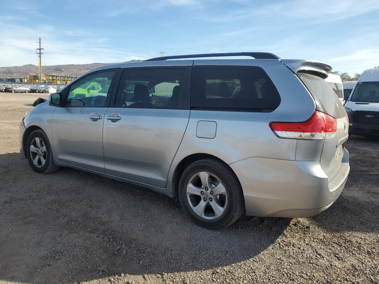 2014 TOYOTA SIENNA