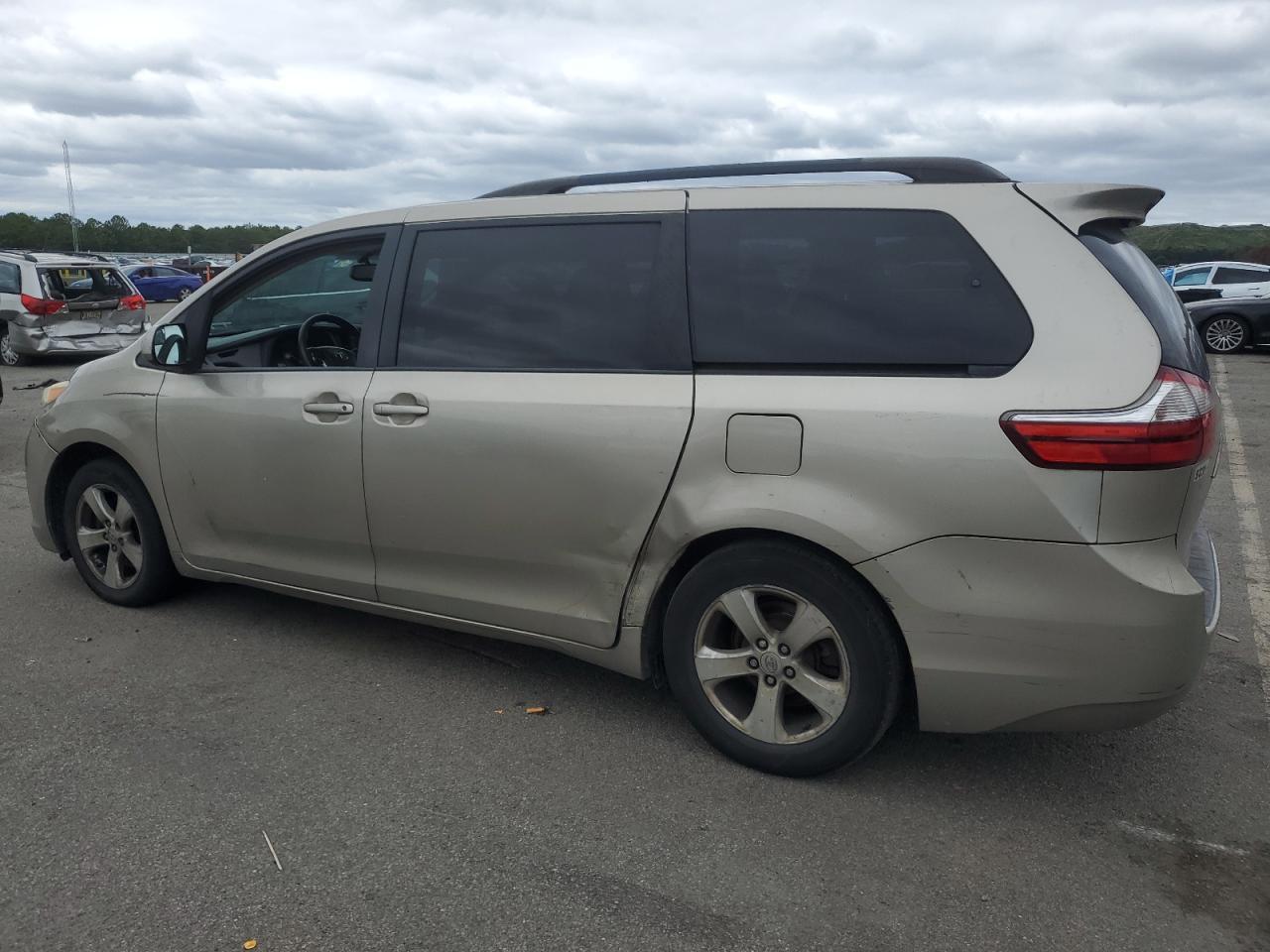 2015 TOYOTA SIENNA