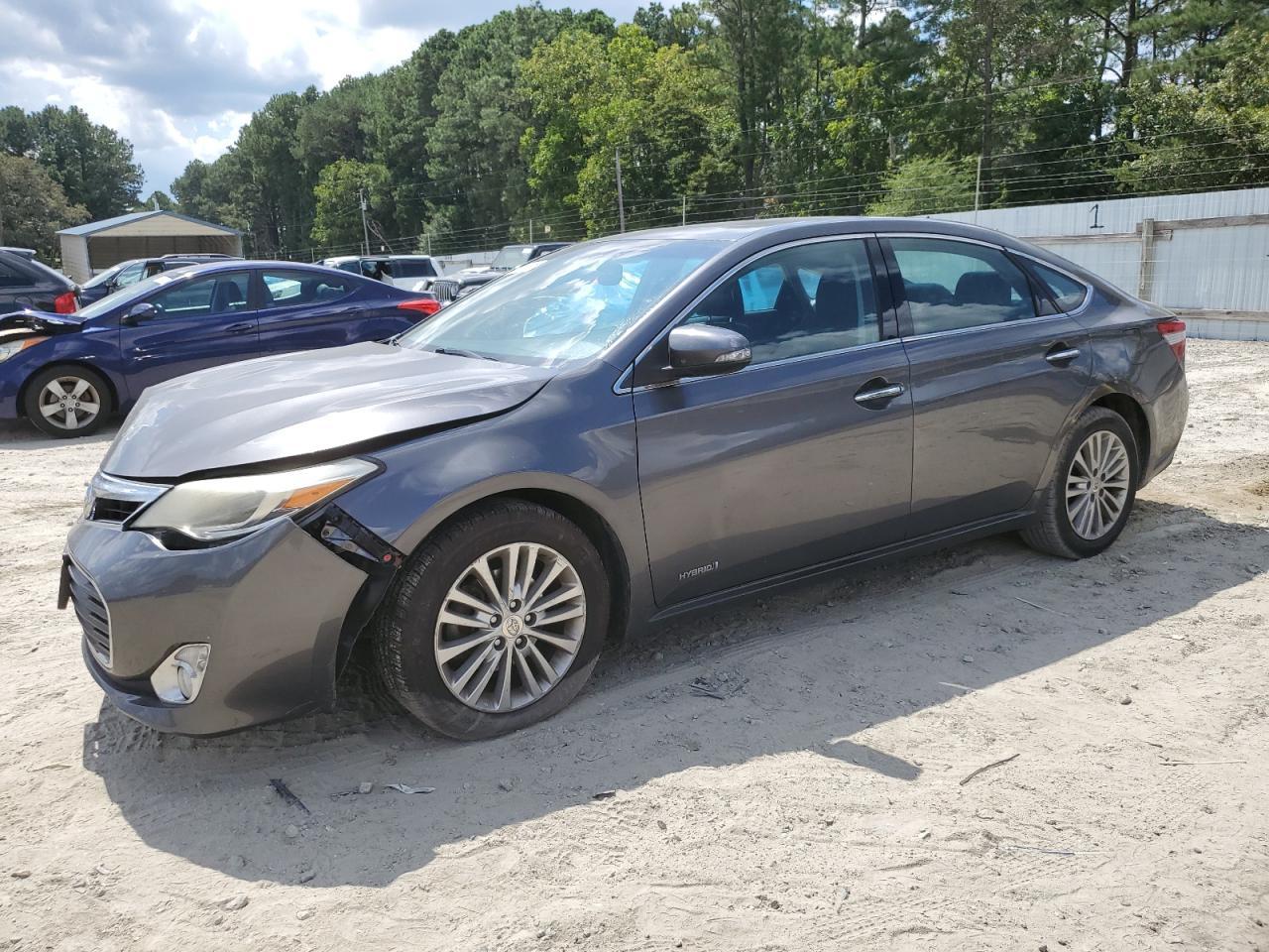 2013 TOYOTA Avalon