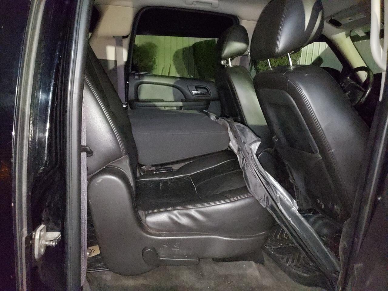 2011 CHEVROLET Suburban
