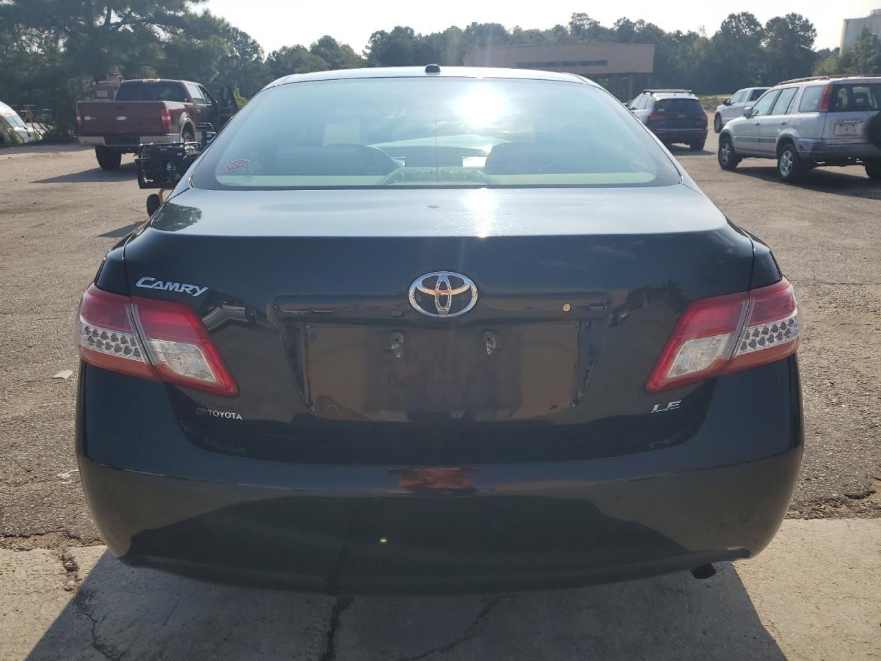 2011 TOYOTA CAMRY