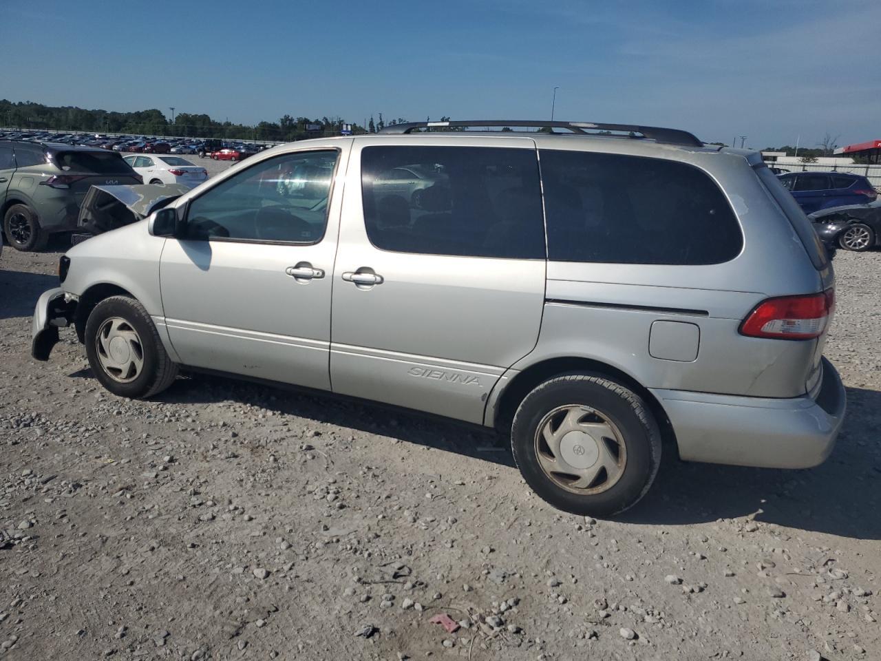 2003 TOYOTA SIENNA
