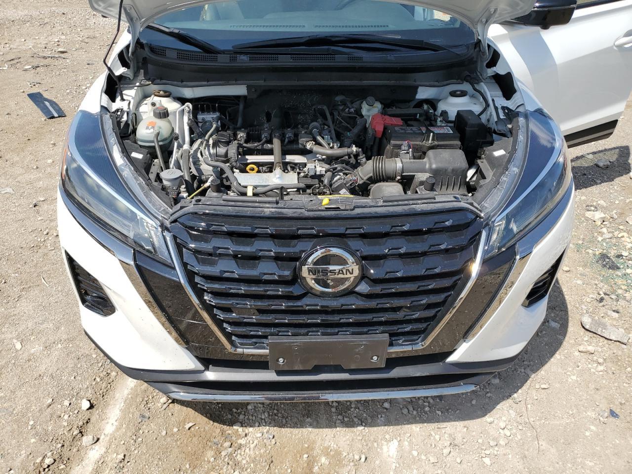 2021 NISSAN KICKS