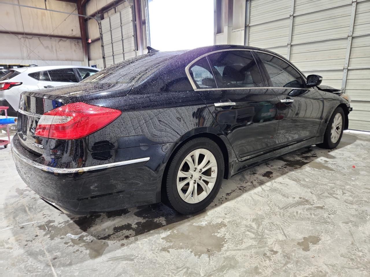 2013 HYUNDAI GENESIS