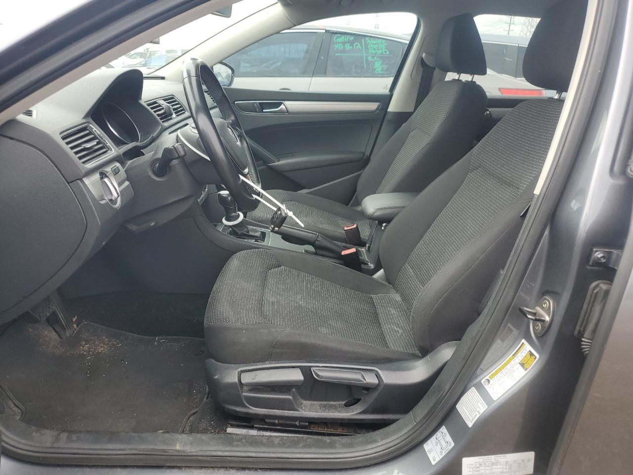 2017 VOLKSWAGEN Passat