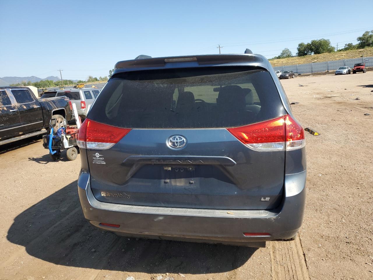 2013 TOYOTA SIENNA