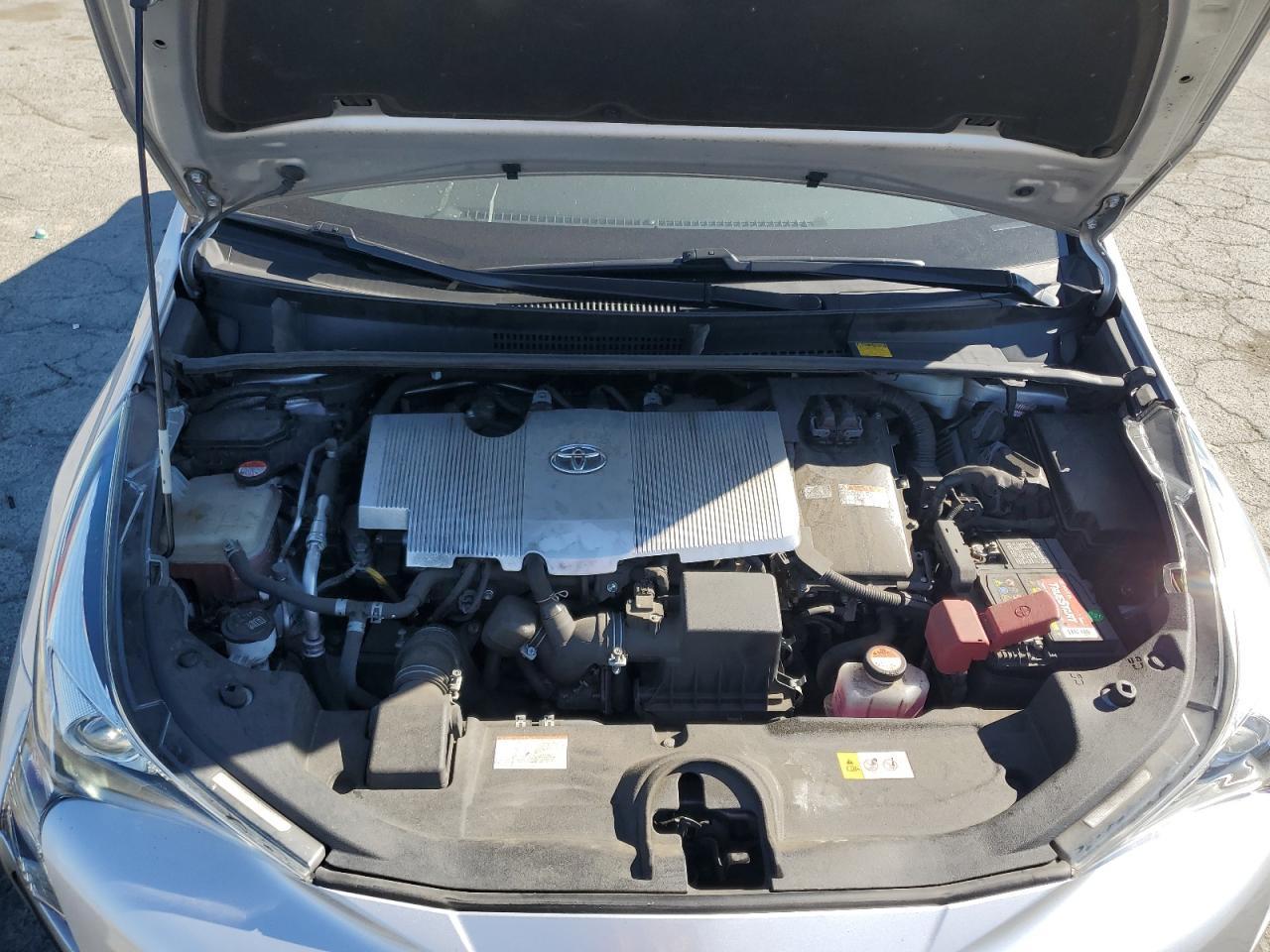 2016 TOYOTA PRIUS