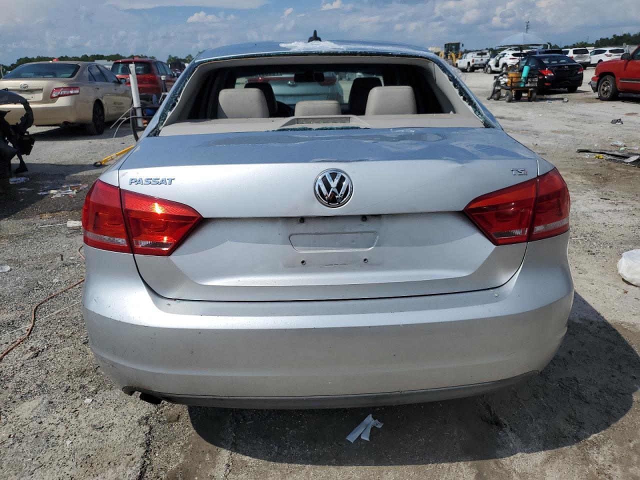 2015 VOLKSWAGEN Passat