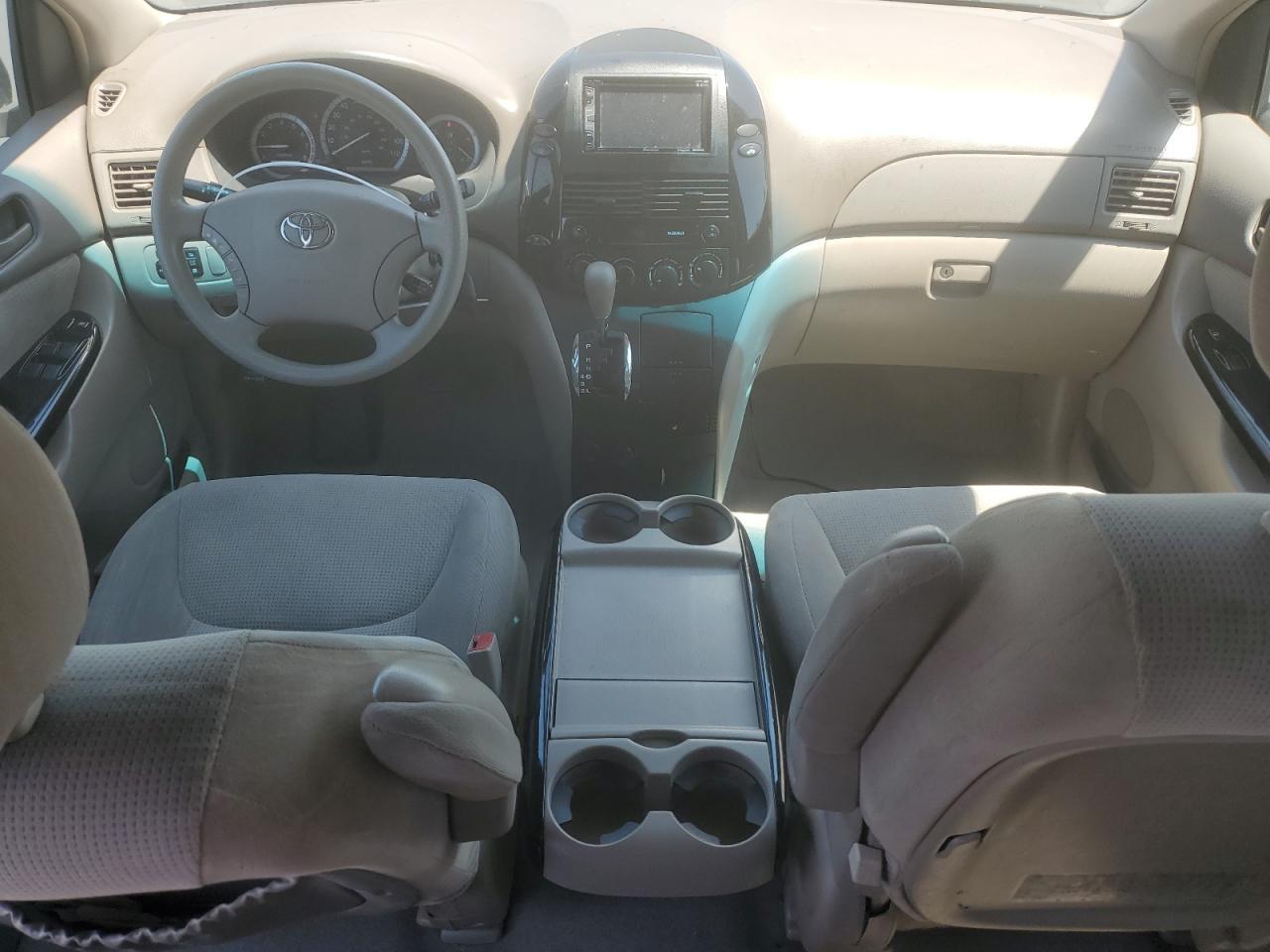 2004 TOYOTA SIENNA