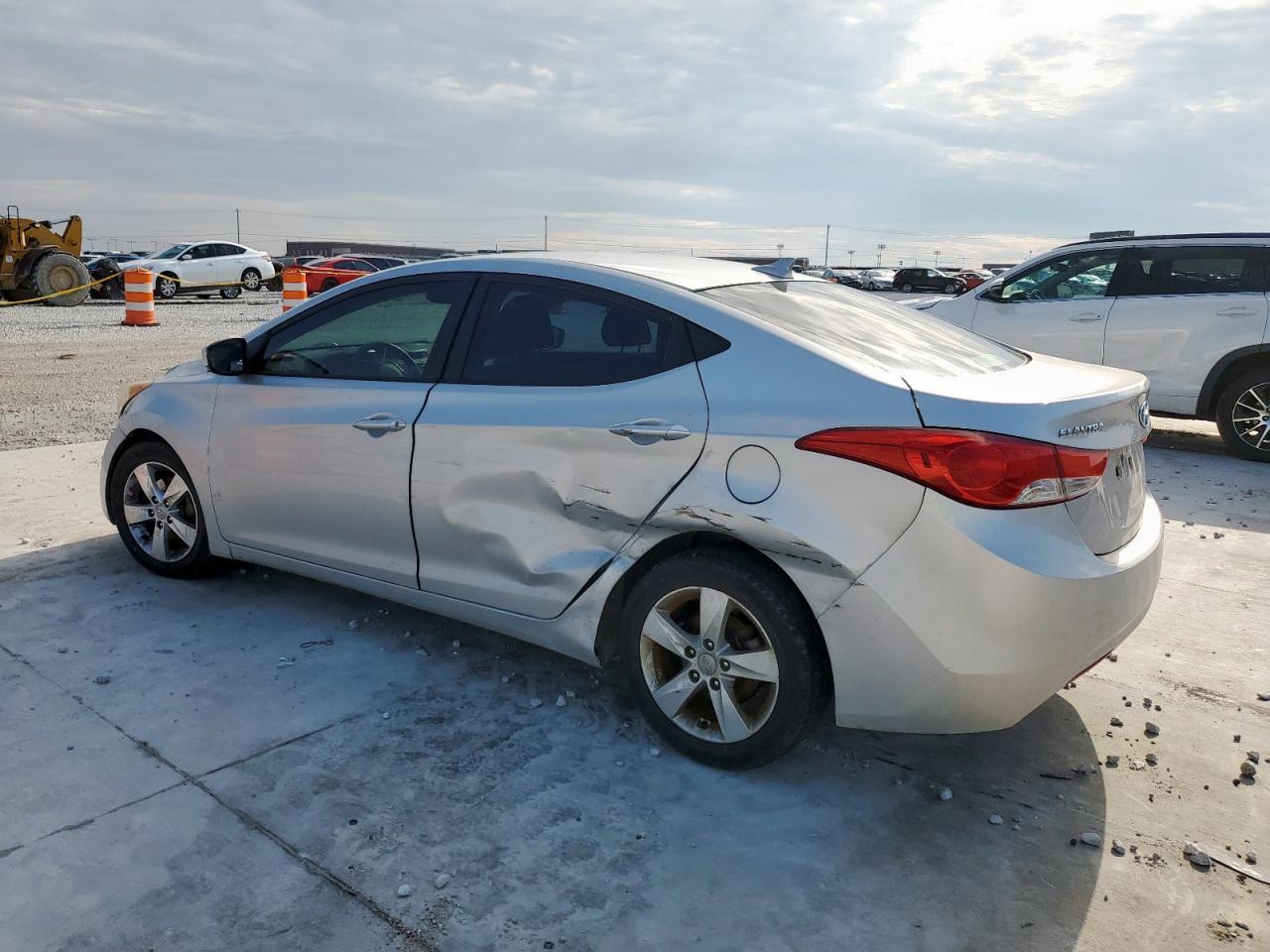 2012 HYUNDAI ELANTRA