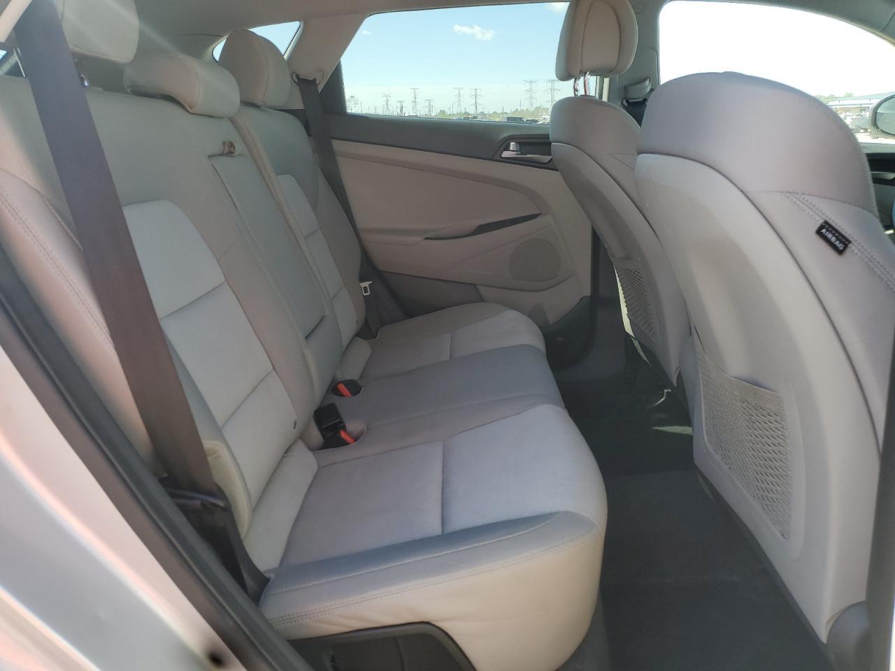 2016 HYUNDAI TUCSON