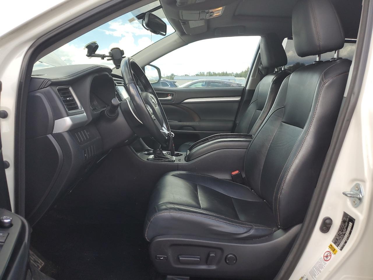 2015 TOYOTA HIGHLANDER