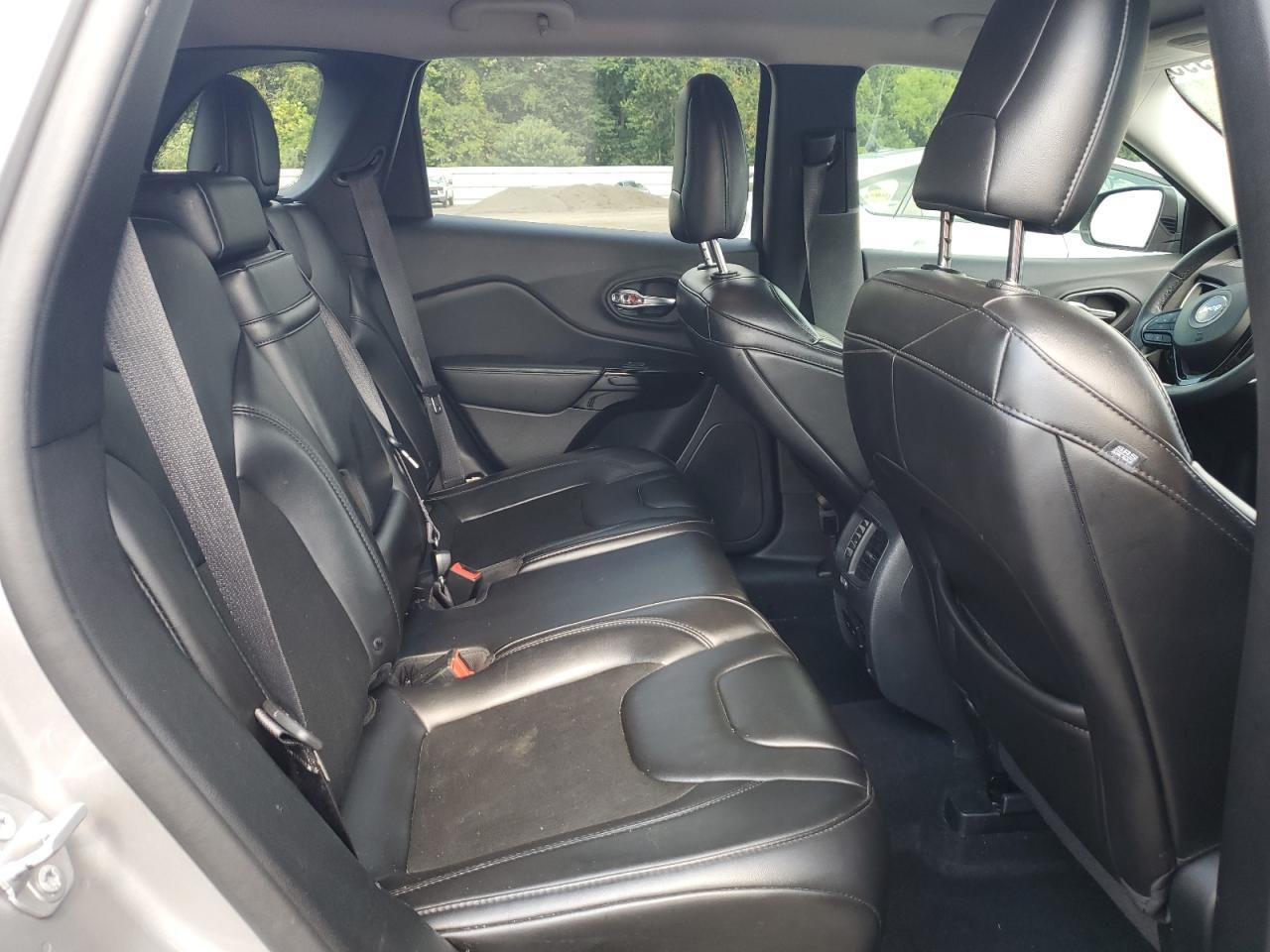 2019 JEEP CHEROKEE
