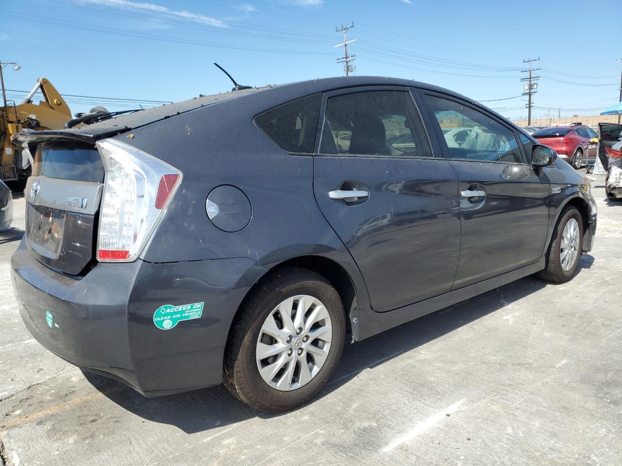 2014 TOYOTA Prius Plug-In