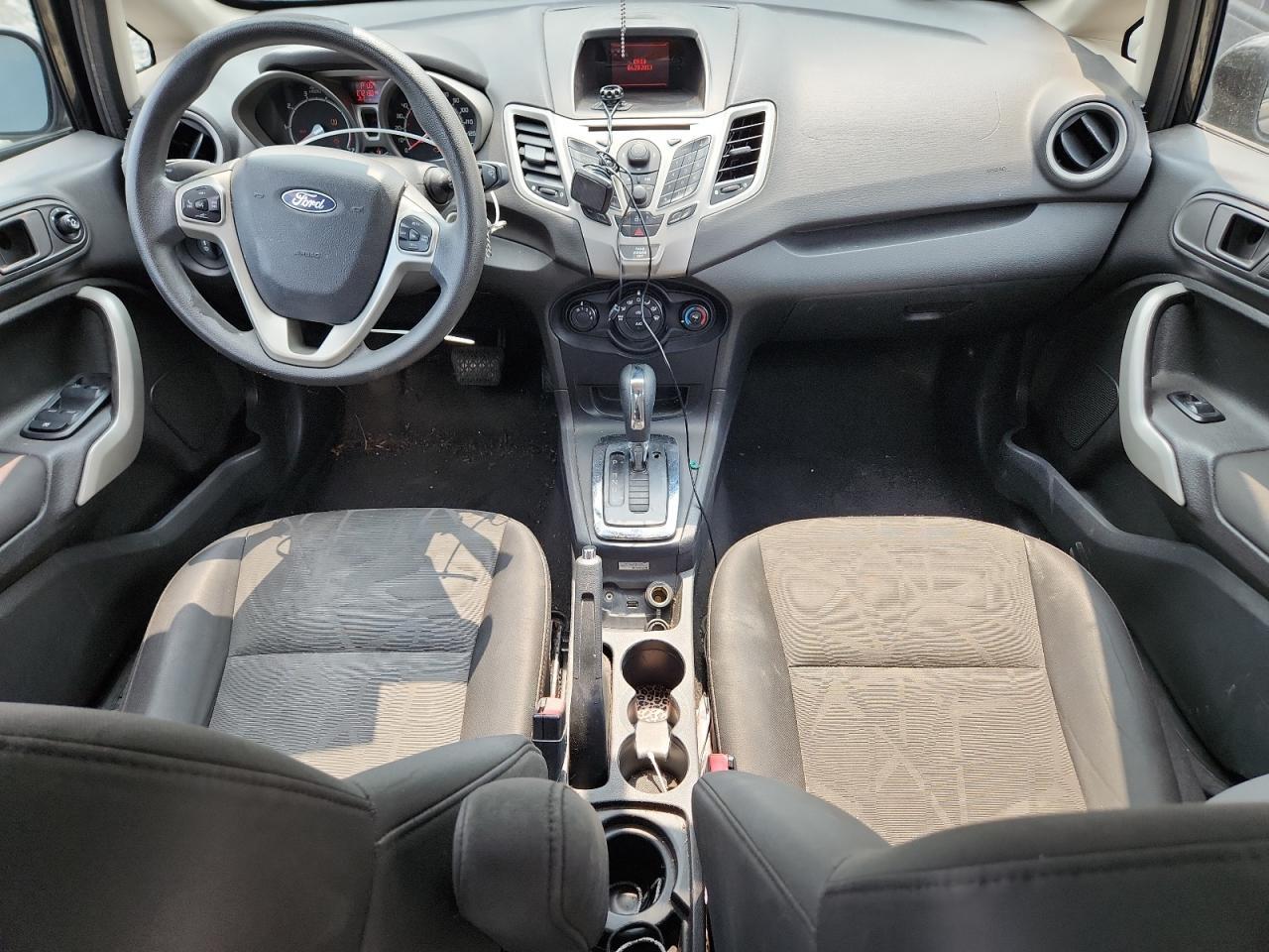 2013 FORD Fiesta