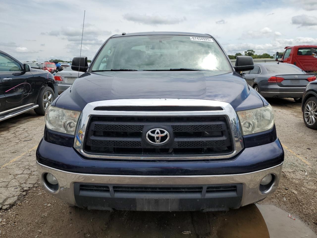 2011 TOYOTA TUNDRA