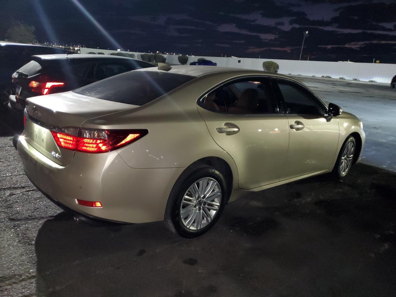 2015 LEXUS Es