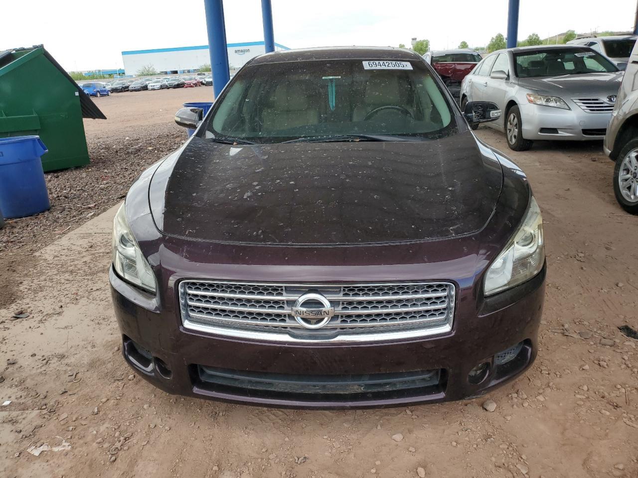 2011 NISSAN Maxima