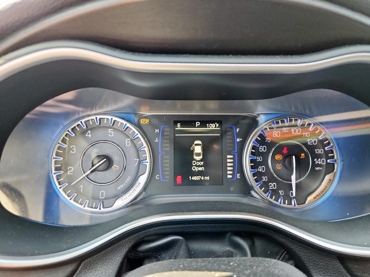 2015 CHRYSLER 200