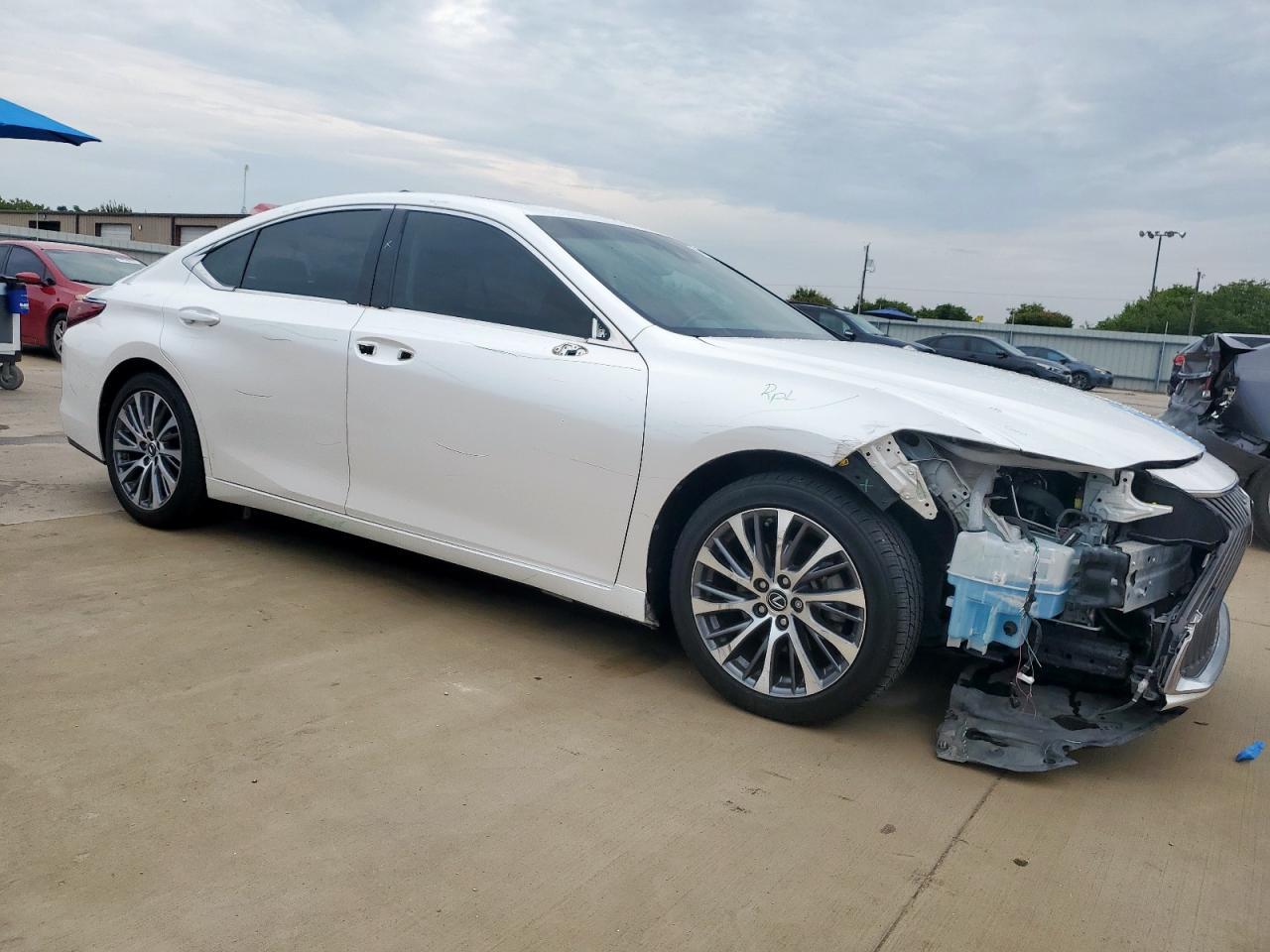 2020 LEXUS Es