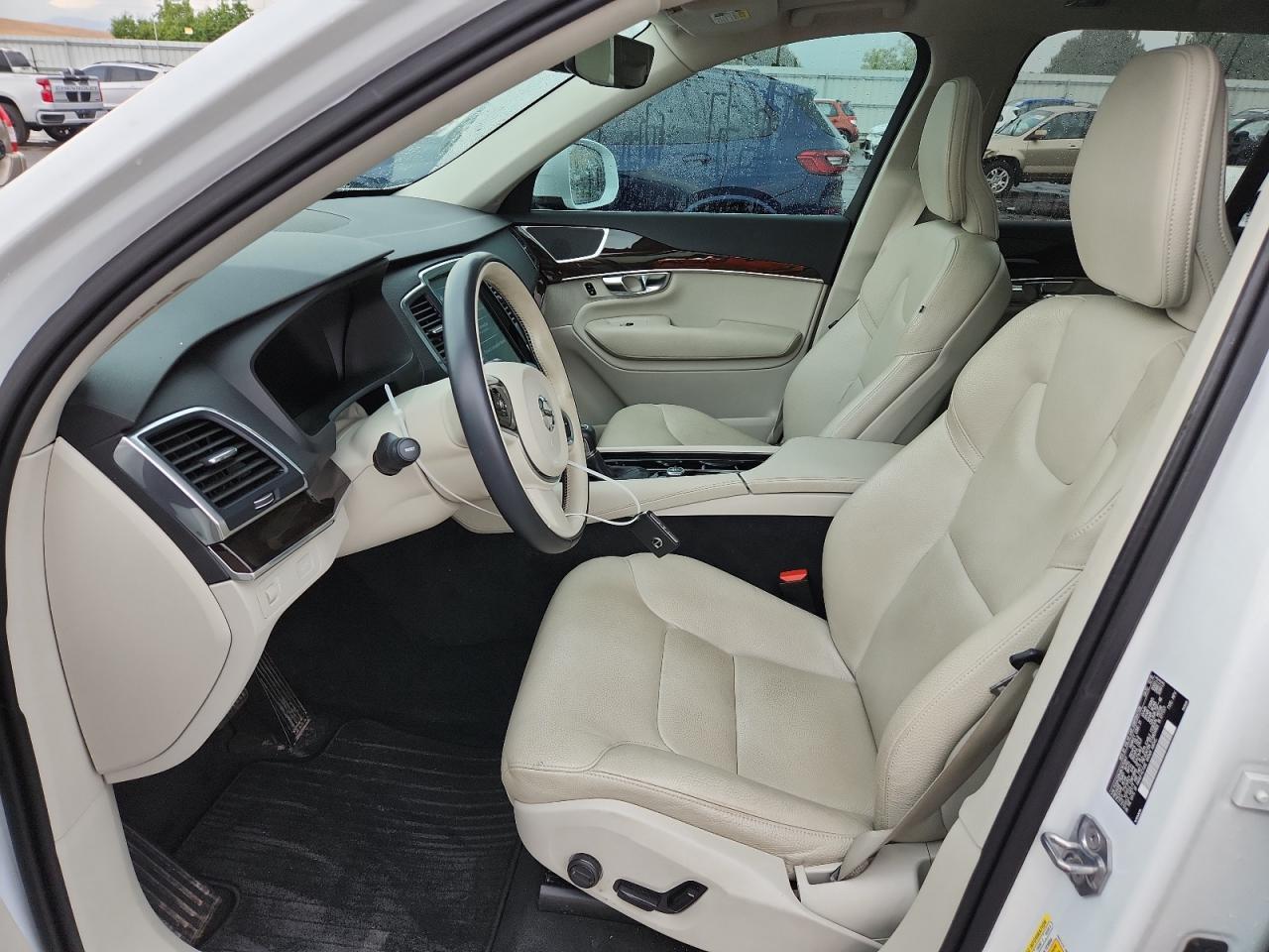 2019 VOLVO XC90