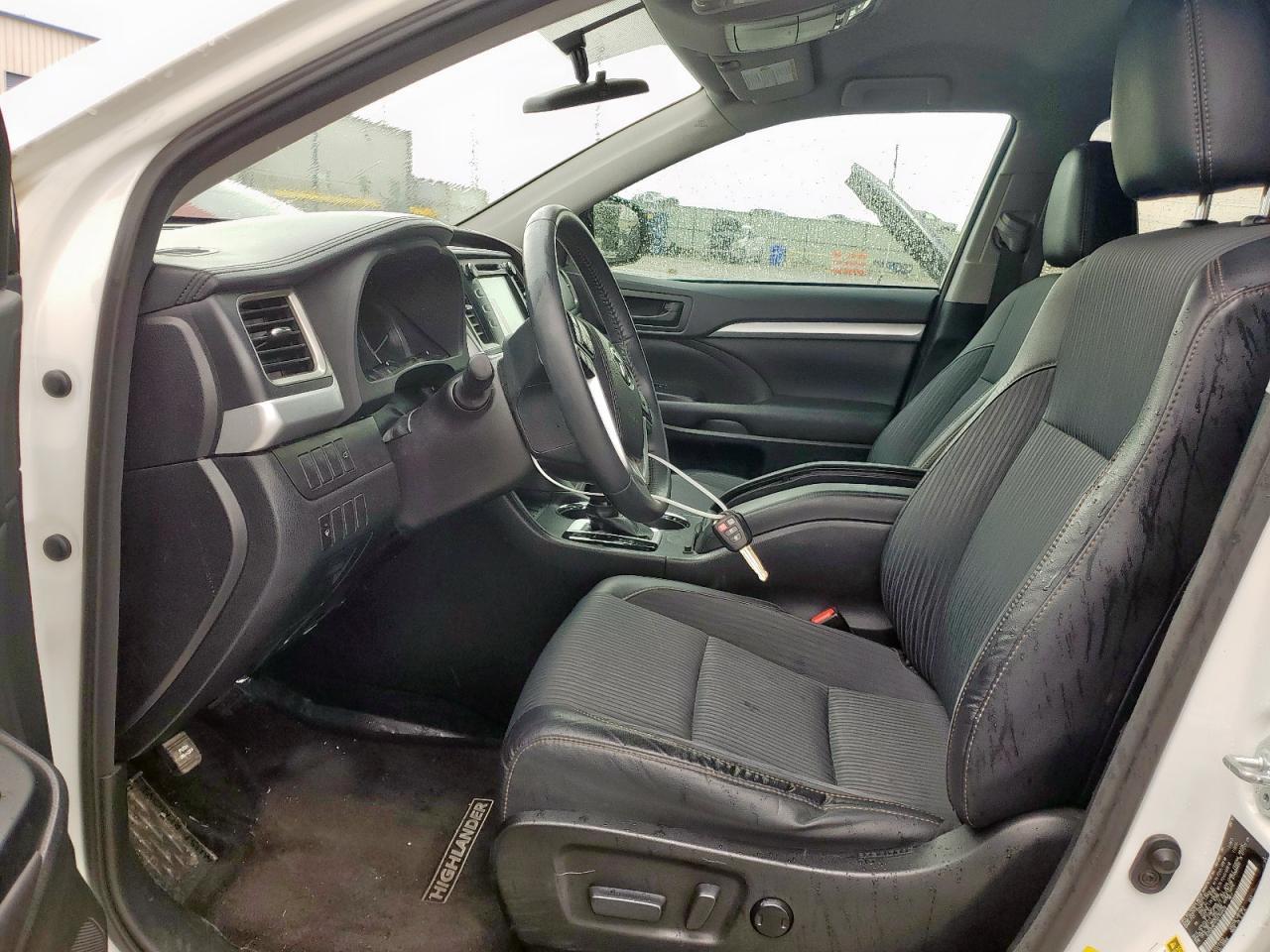 2016 TOYOTA HIGHLANDER