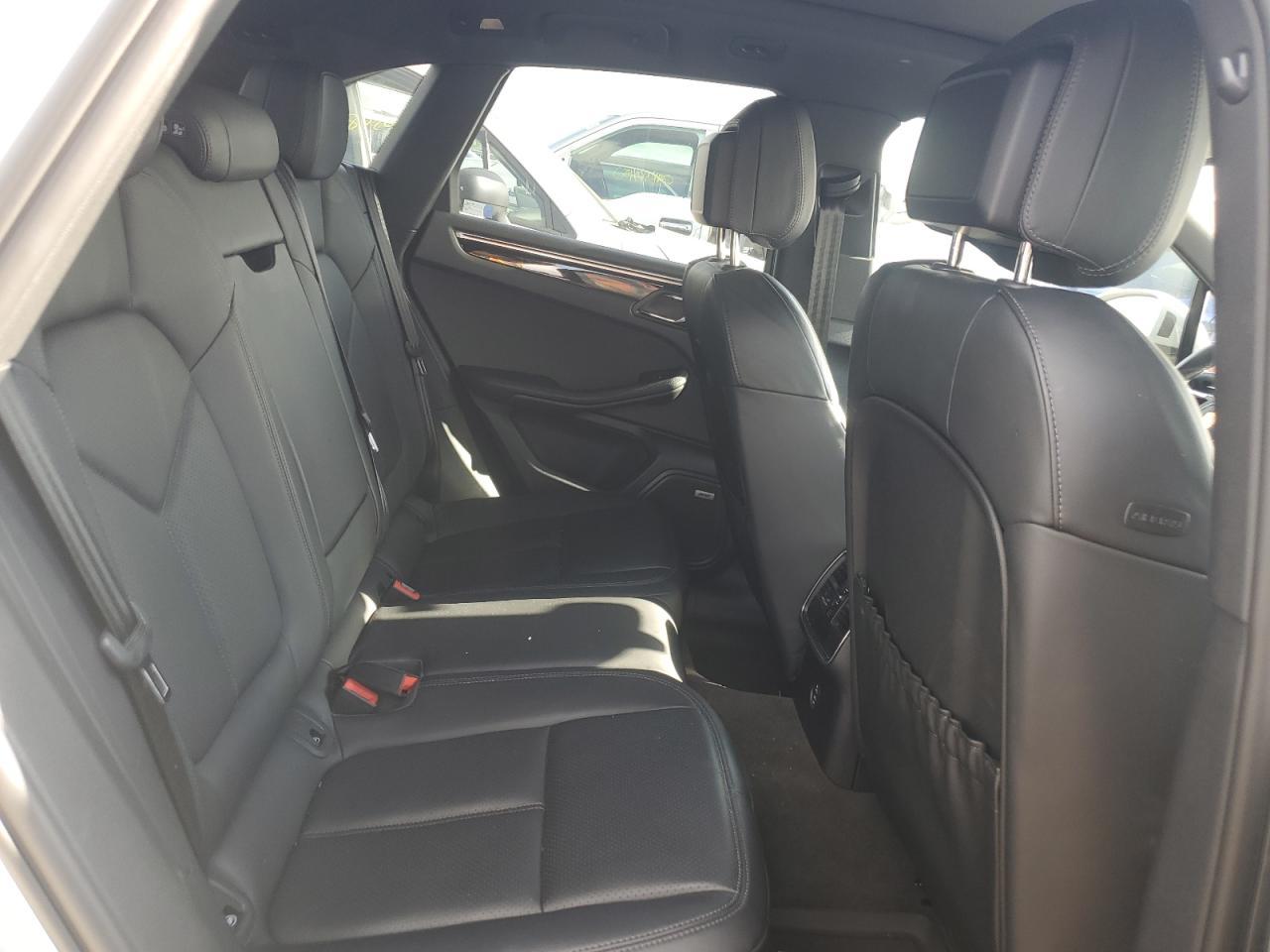 2021 PORSCHE Macan