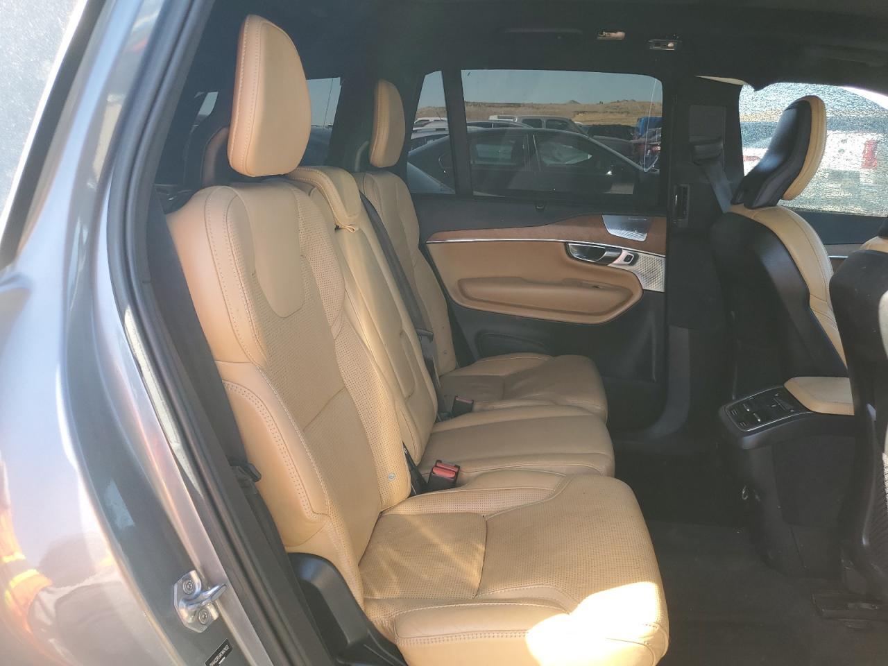 2019 VOLVO XC90