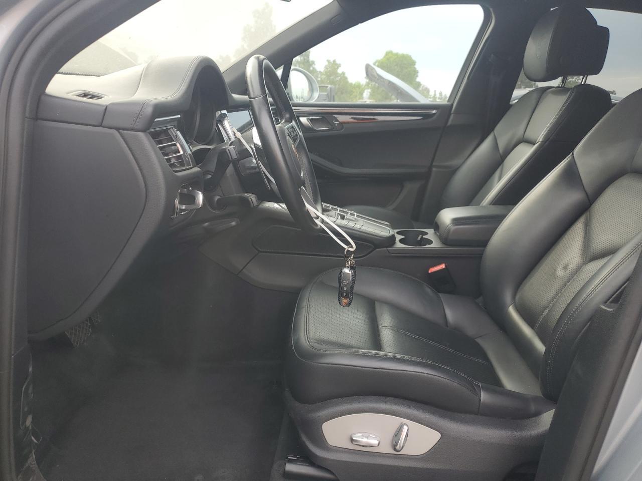 2021 PORSCHE Macan
