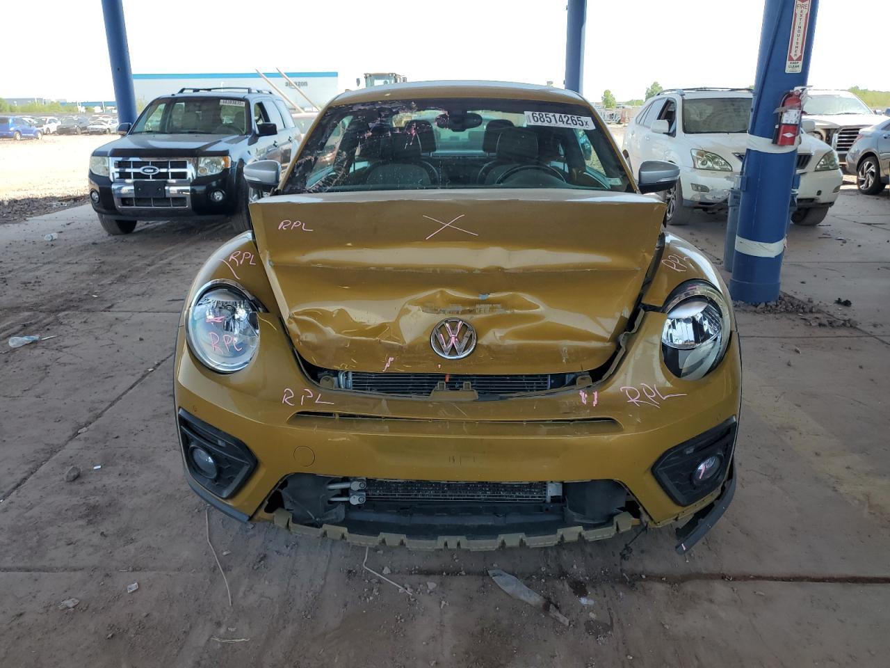 2016 VOLKSWAGEN Beetle