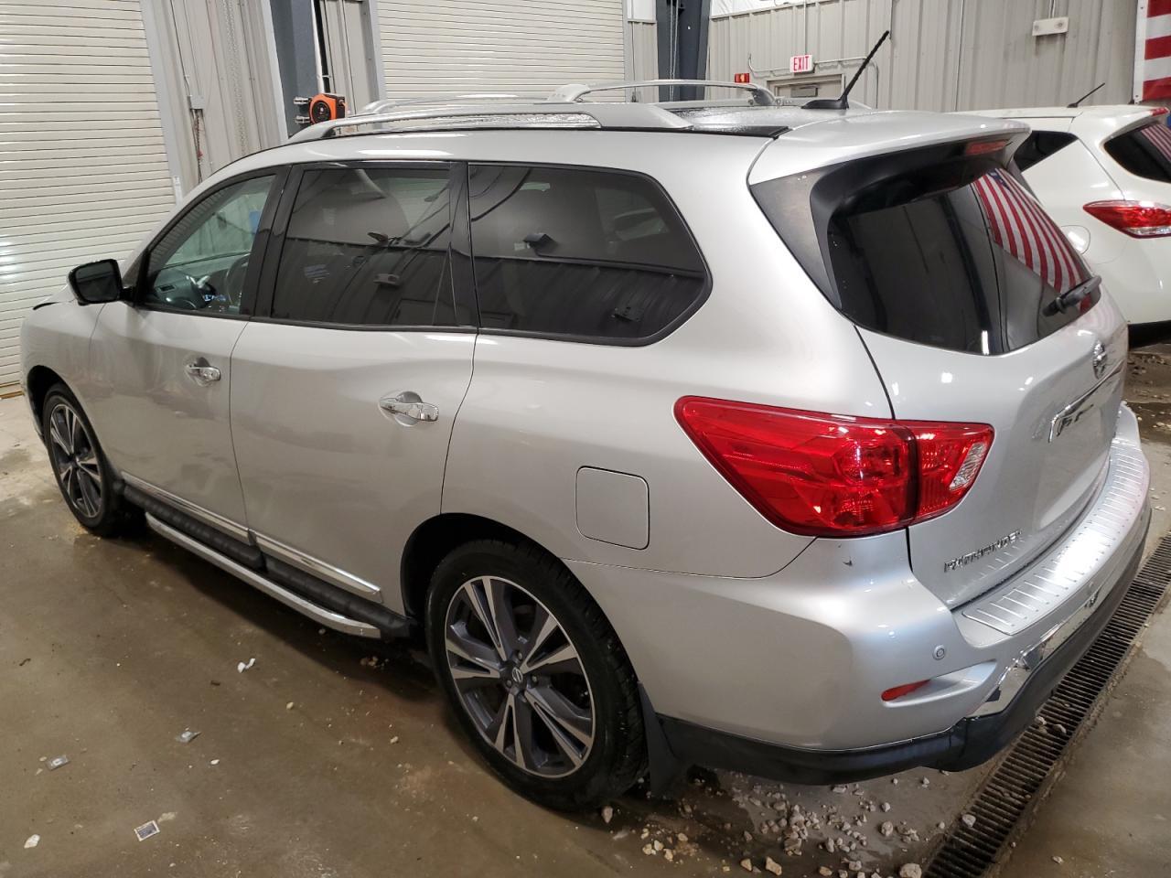 2017 NISSAN PATHFINDER