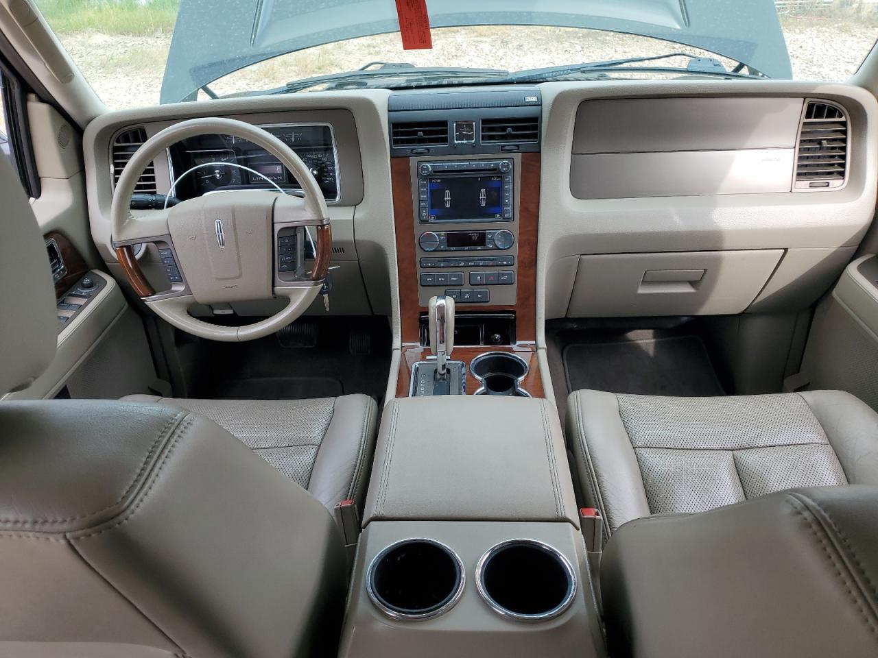 2011 LINCOLN Navigator