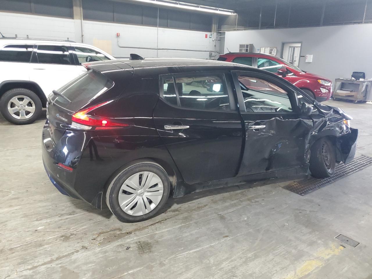 2021 NISSAN LEAF