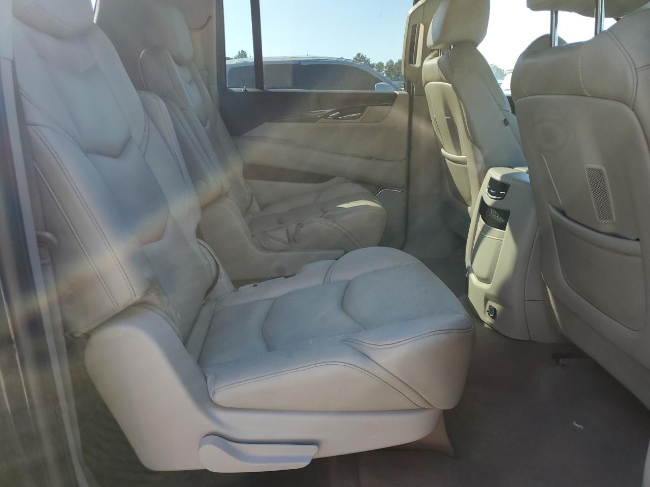 2017 CADILLAC Escalade ESV