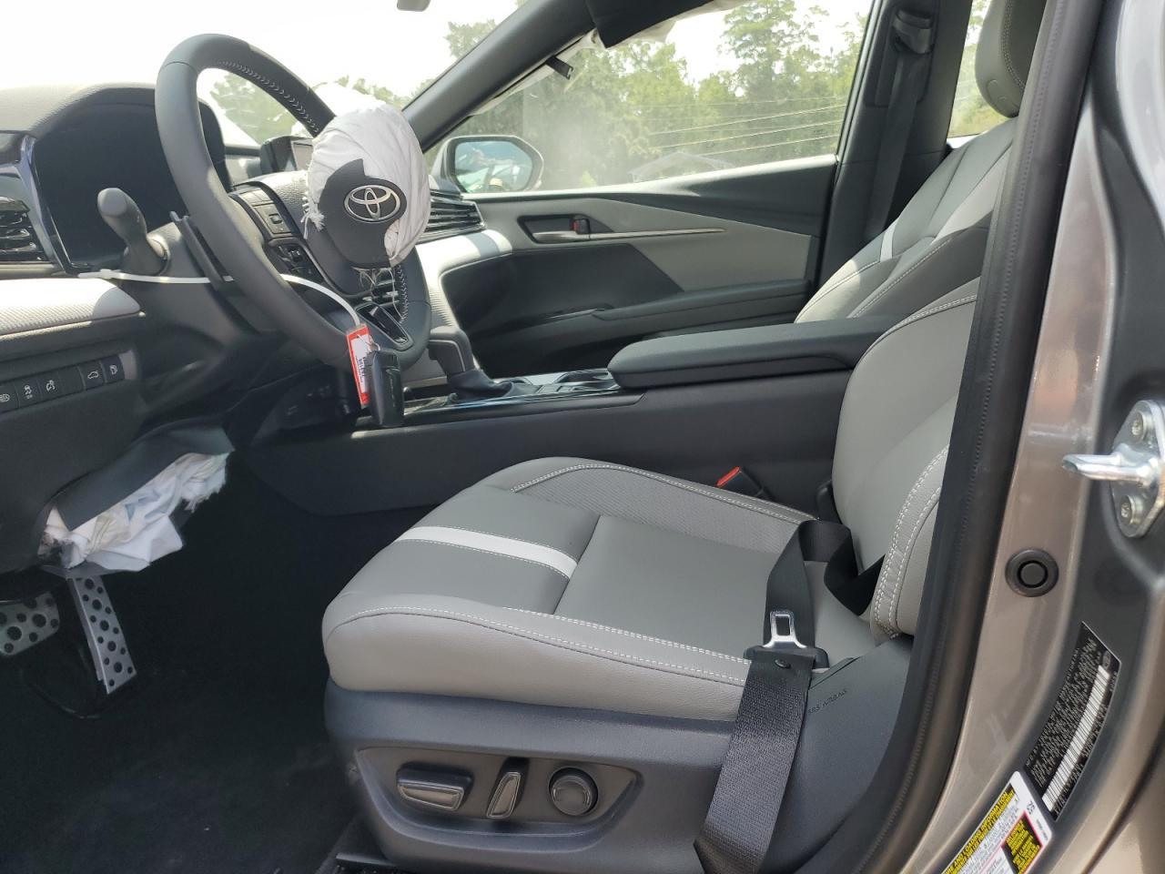 2025 TOYOTA CAMRY