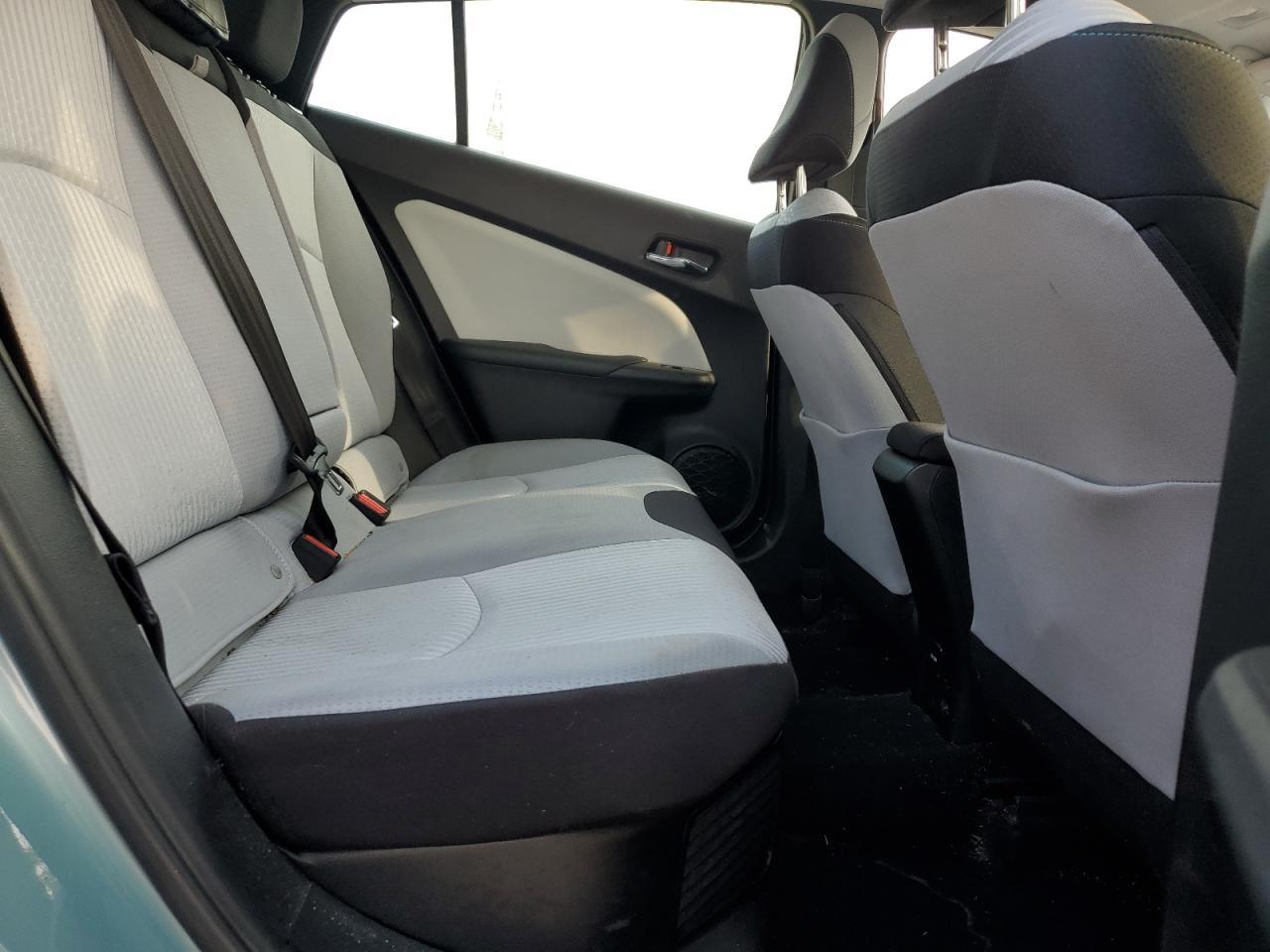 2017 TOYOTA PRIUS