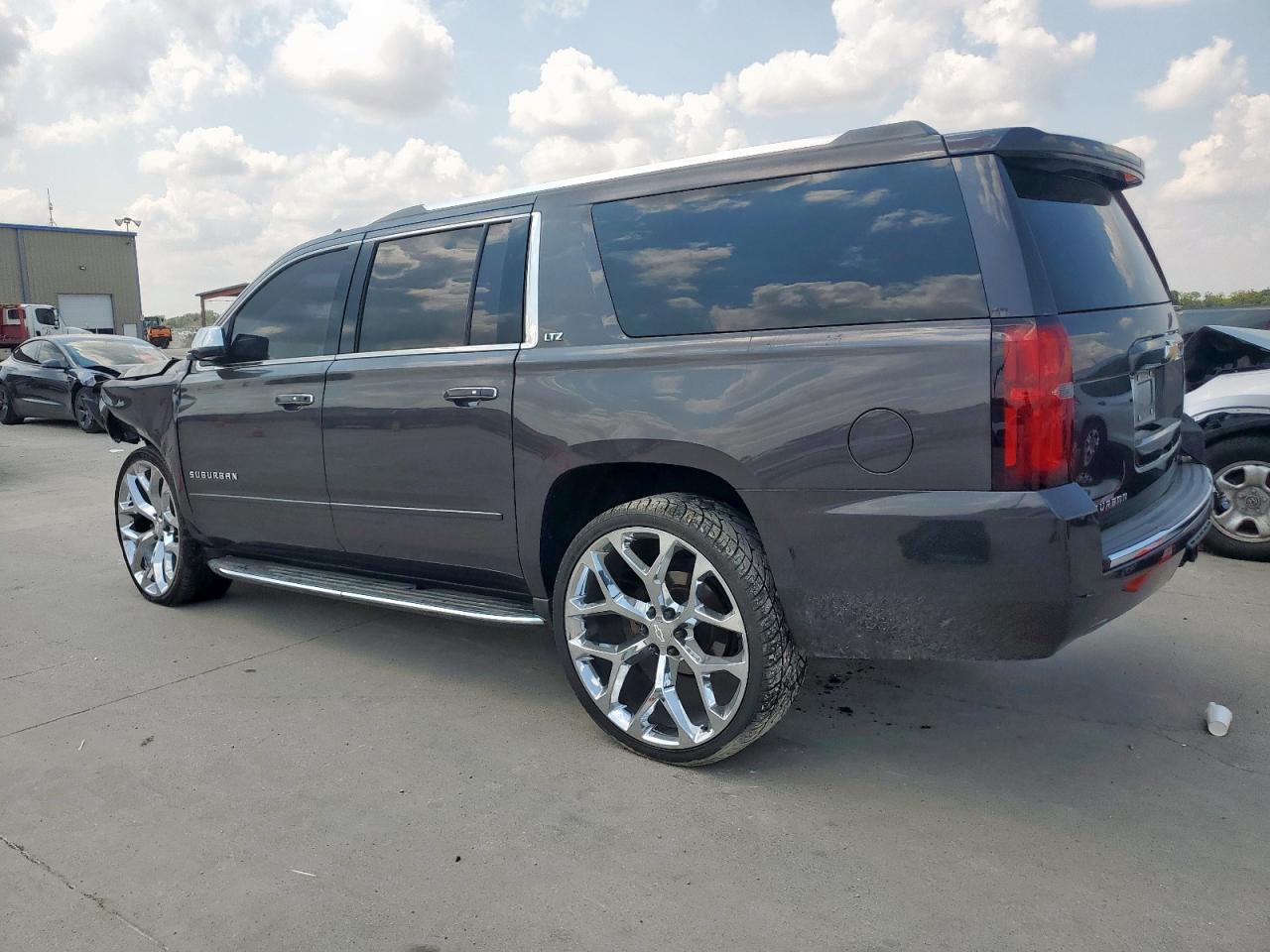 2016 CHEVROLET Suburban