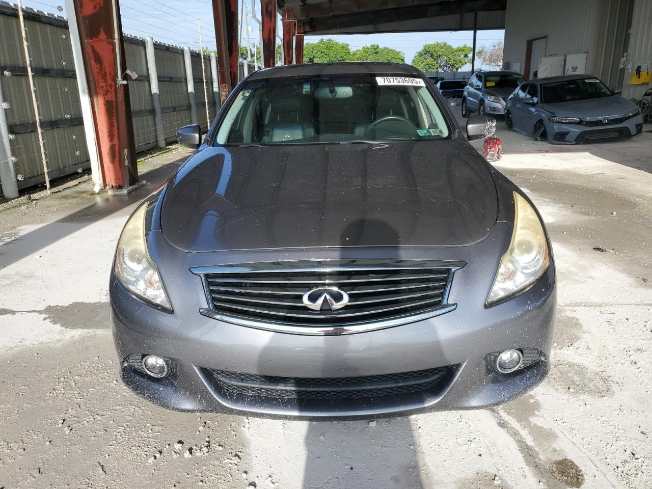 2013 INFINITI G37