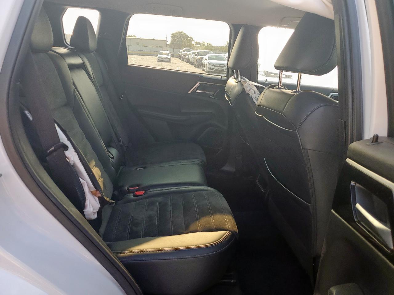 2024 MITSUBISHI outlander