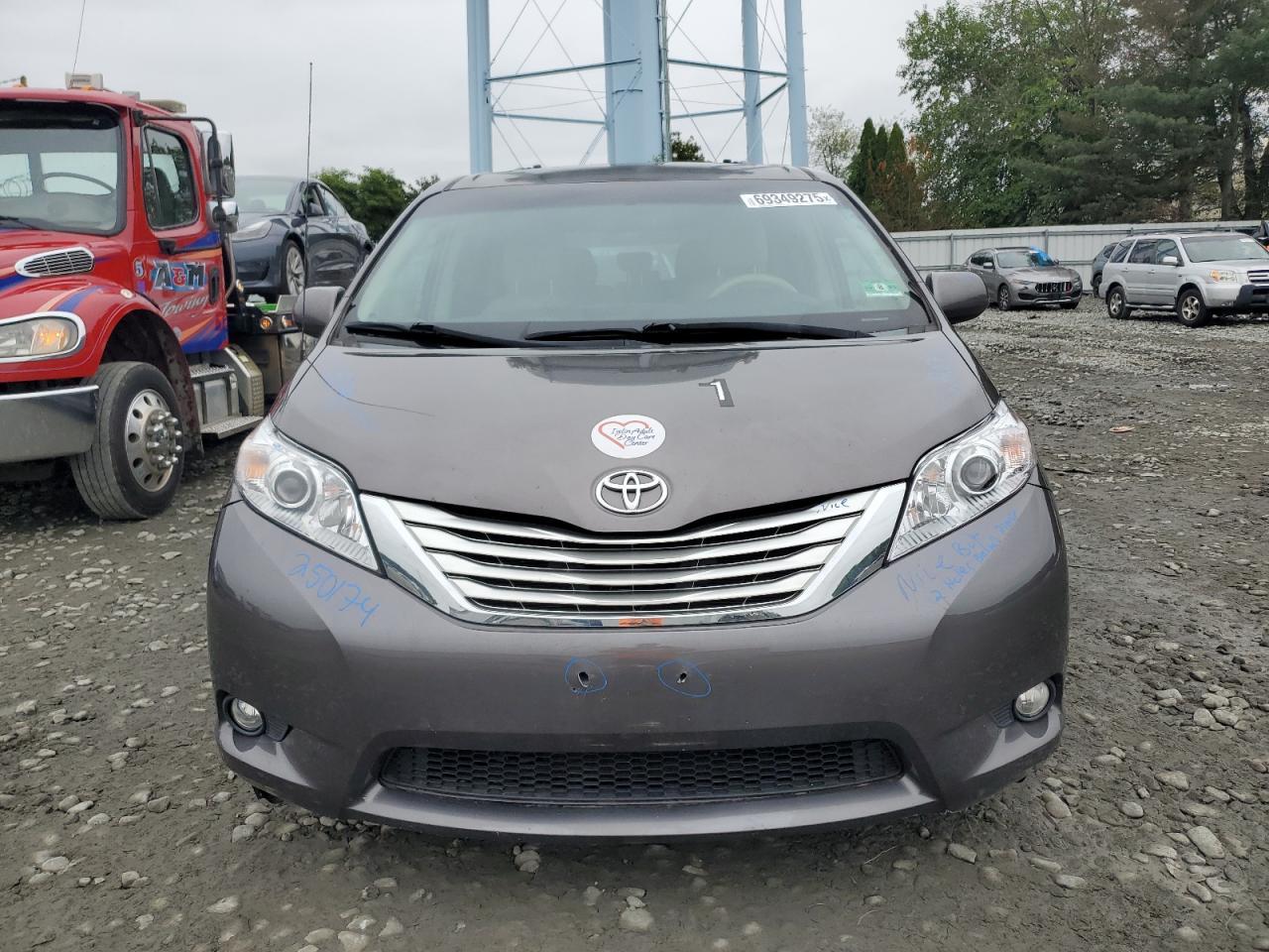 2012 TOYOTA SIENNA