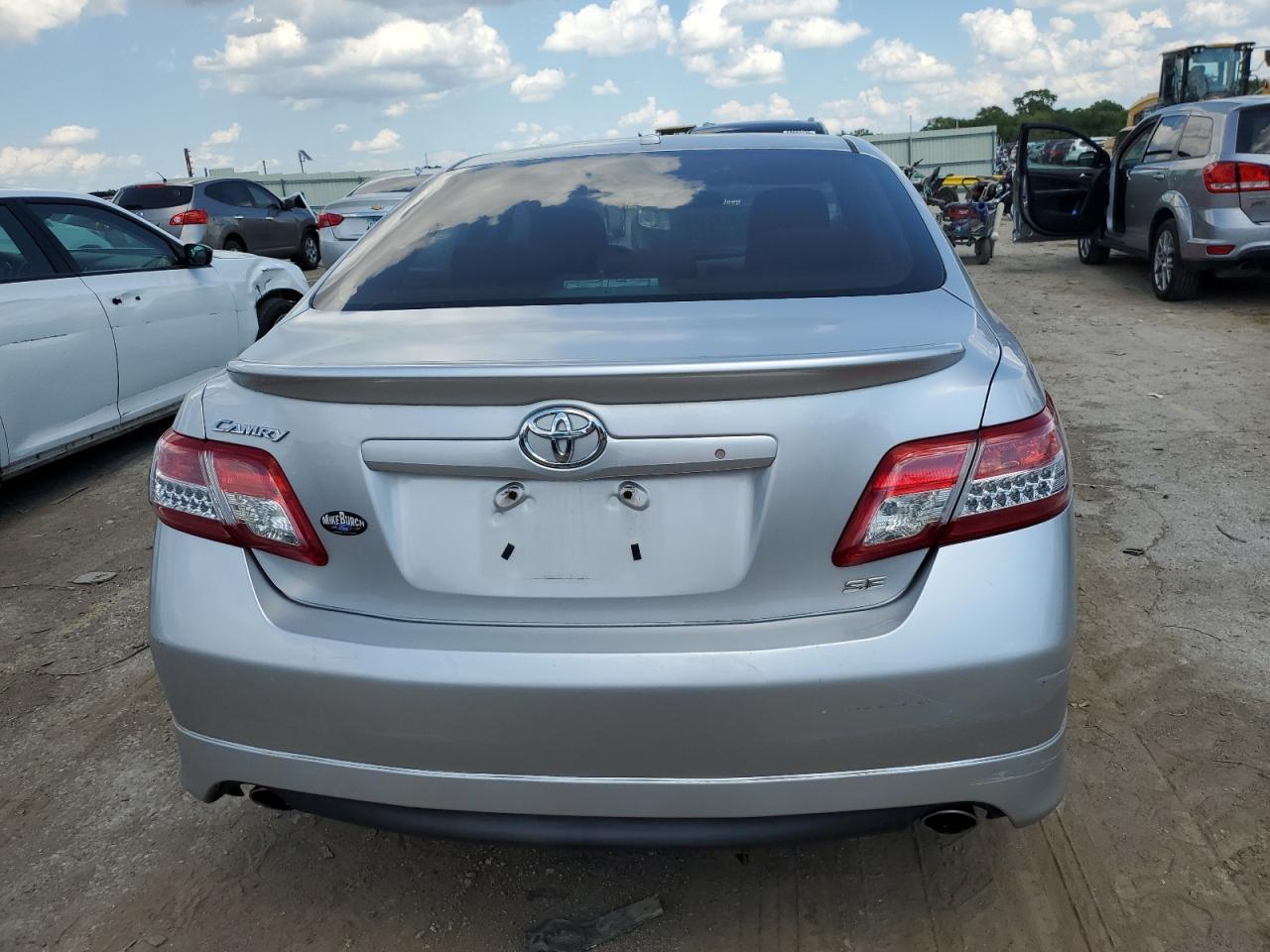 2011 TOYOTA CAMRY