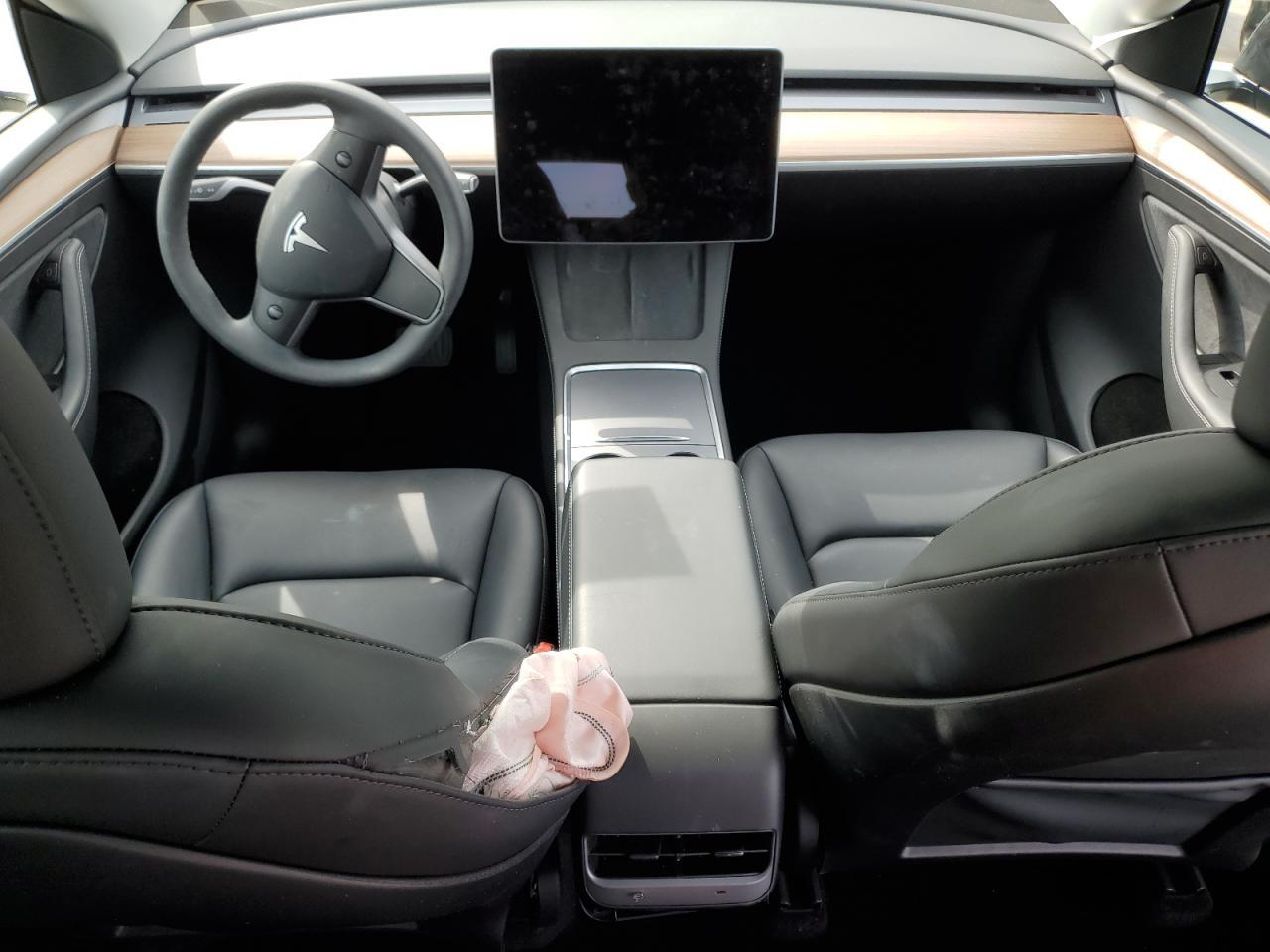 2025 TESLA MODEL Y