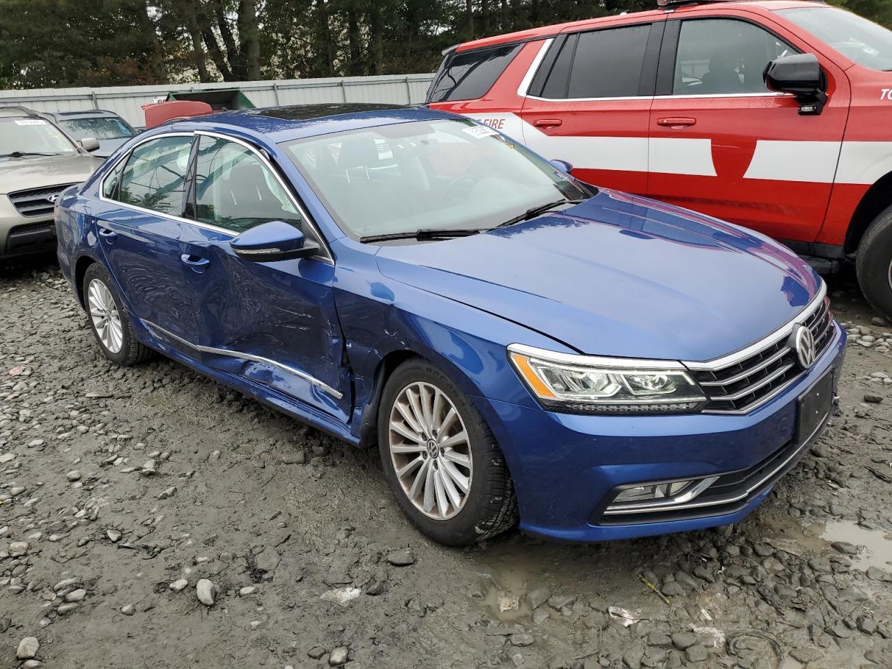 2017 VOLKSWAGEN Passat