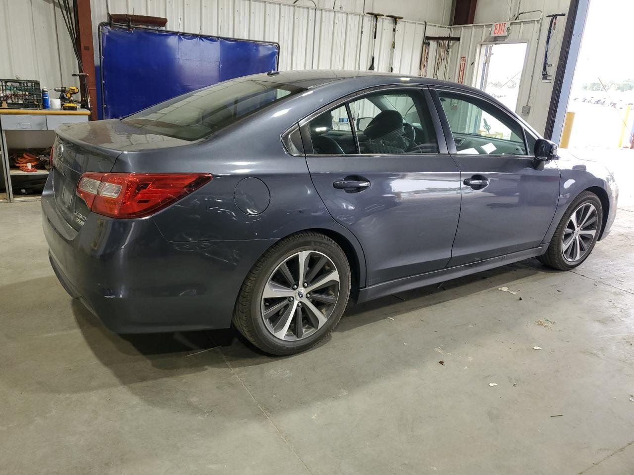 2015 SUBARU Legacy