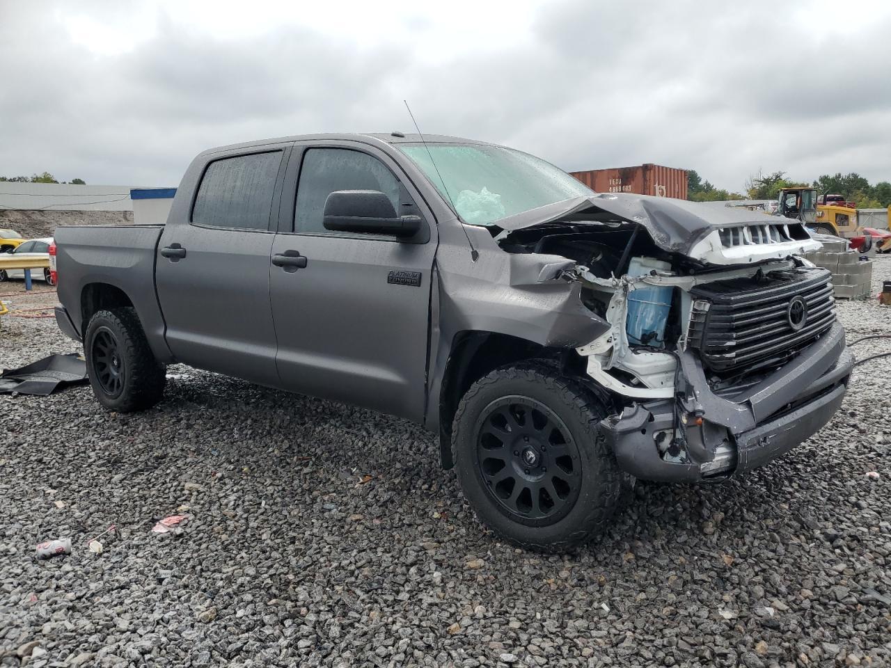 2017 TOYOTA TUNDRA