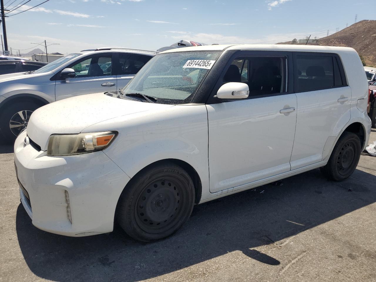 2014 TOYOTA SCION