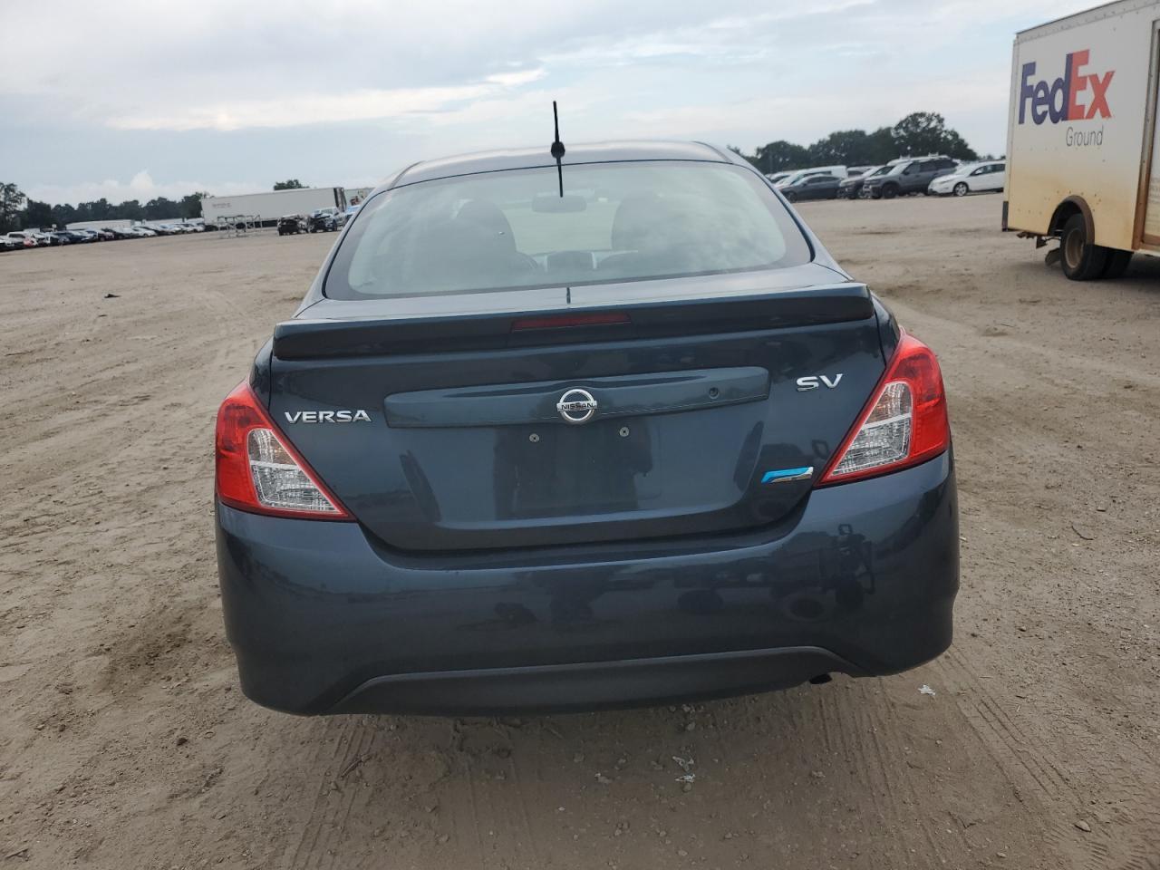 2015 NISSAN VERSA