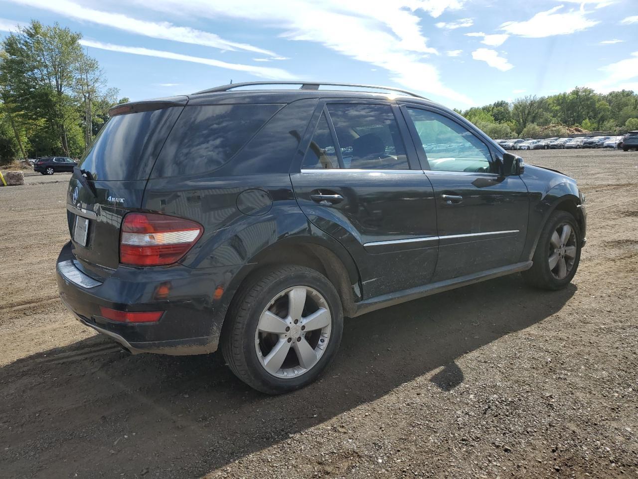 2011 MERCEDES-BENZ ML-Class