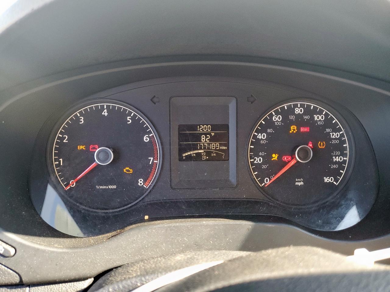 2011 VOLKSWAGEN JETTA