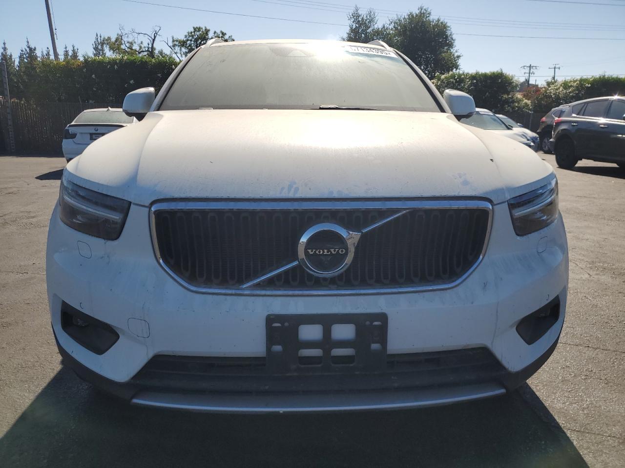 2019 VOLVO XC40